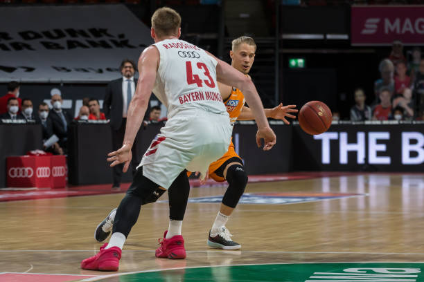 里尼奥一直 里尼奥一直