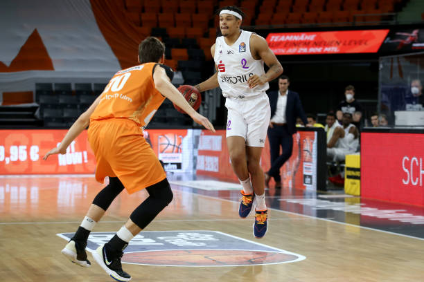 决赛再度上 决赛再度上